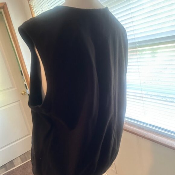 IZOD Black Fleece front zip & pockets sleeveless vest, size XL - Picture 3 of 5
